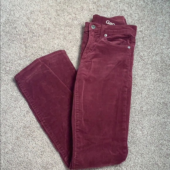 GAP Pants - Gap maroon skinny corduroy pants!